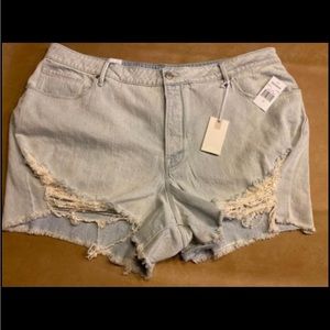 Good American shorts. Brand new with tag on.